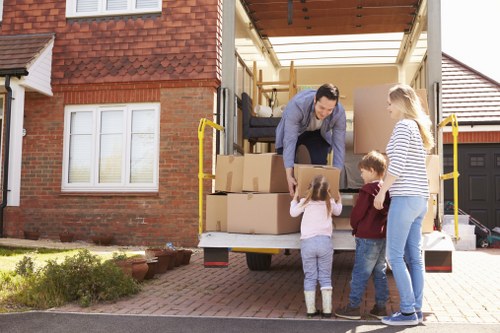 Removal truck hire support for a Charlton home move