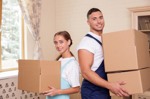 Customer payment and cancellation policy for removals service
